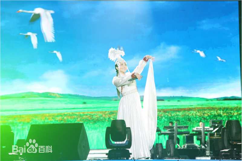 最新格格(Wonder)在首场个人演唱会《百合之夜》中的图集