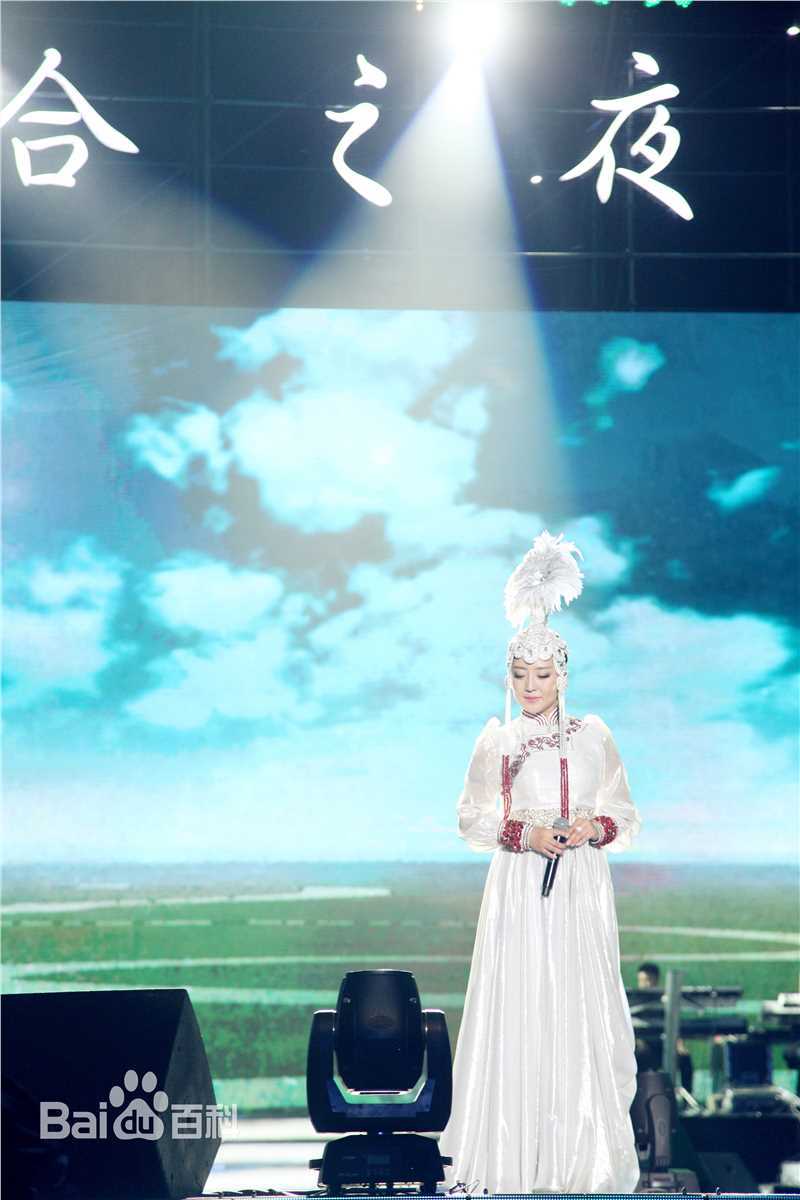 最新格格(Wonder)在首场个人演唱会《百合之夜》中的图集