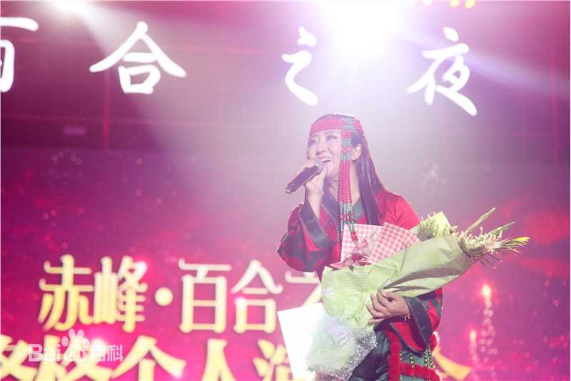 最新格格(Wonder)在首场个人演唱会《百合之夜》中的图集