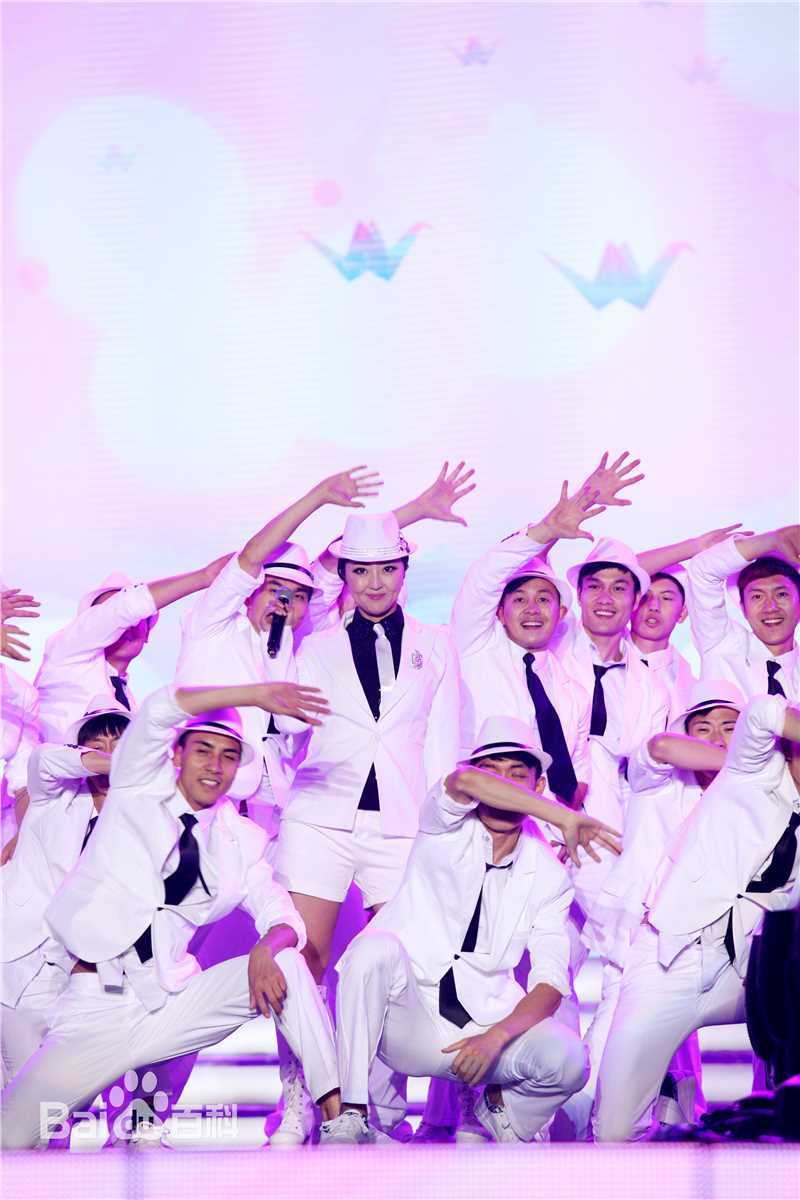 最新格格(Wonder)在首场个人演唱会《百合之夜》中的图集