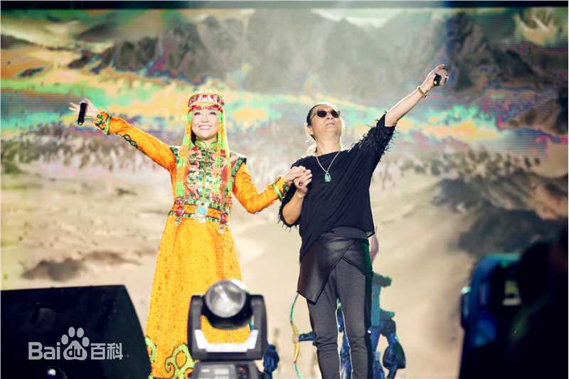 最新格格(Wonder)在首场个人演唱会《百合之夜》中的图集