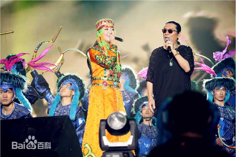 最新格格(Wonder)在首场个人演唱会《百合之夜》中的图集