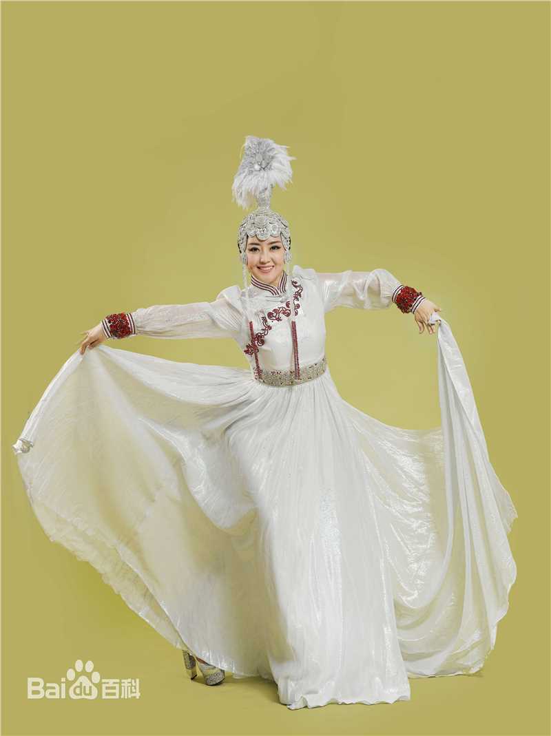 格格(Wonder)民族服饰性感图片壁纸