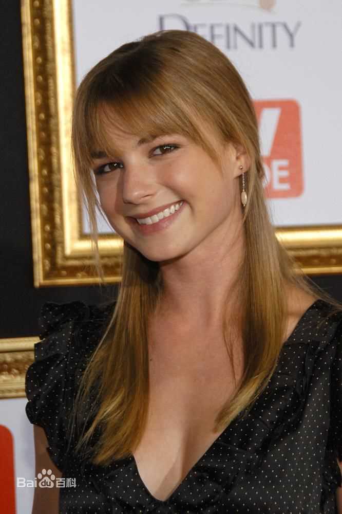 高清艾米丽·万凯普(Emily VanCamp)精彩图册