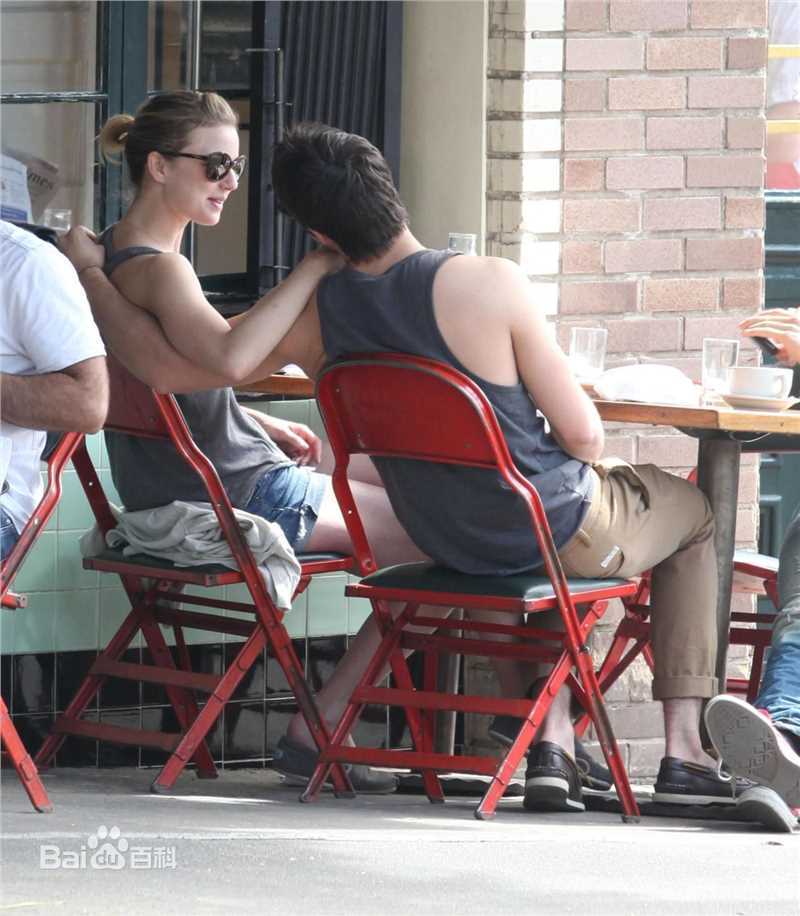 高清艾米丽·万凯普(Emily VanCamp)精彩图册