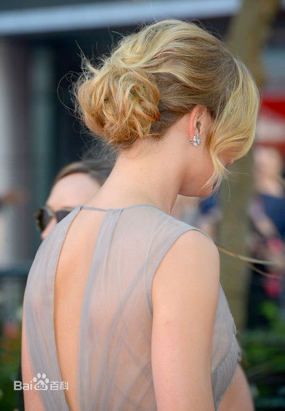 高清艾米丽·万凯普(Emily VanCamp)精彩图册