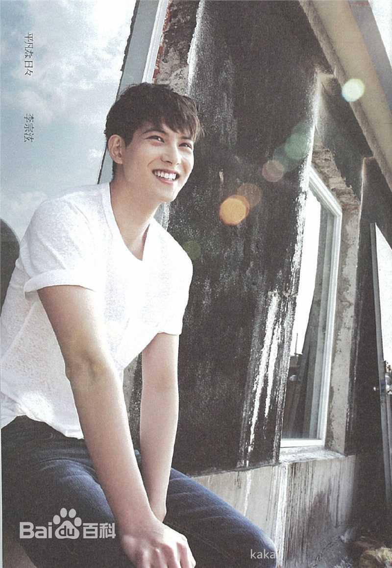 CNBLUE（Code Name BLUE）(/シーエヌブルー)主唱兼吉他手李宗泫性感图片图集