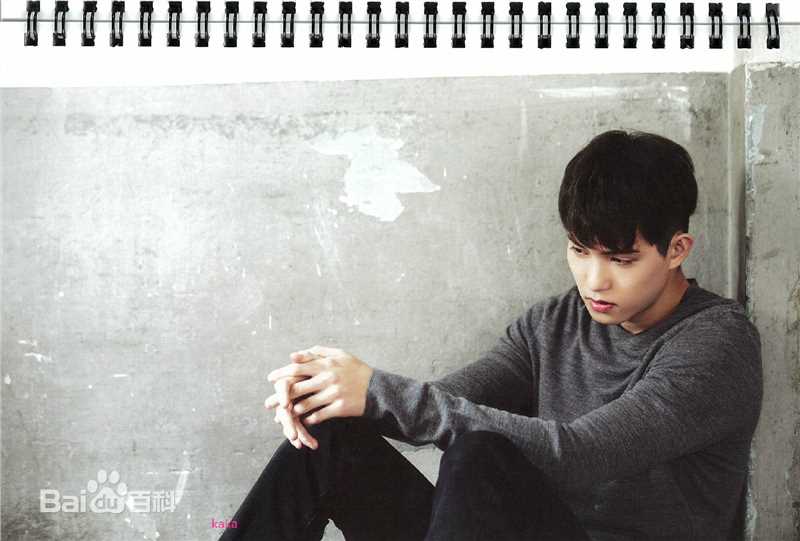 CNBLUE（Code Name BLUE）(/シーエヌブルー)主唱兼吉他手李宗泫性感图片图集