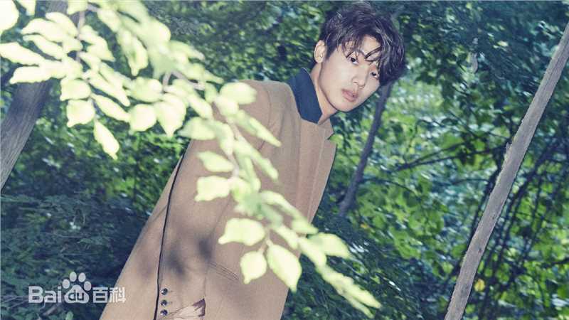 CNBLUE（Code Name BLUE）(/シーエヌブルー)鼓手姜敏赫图册