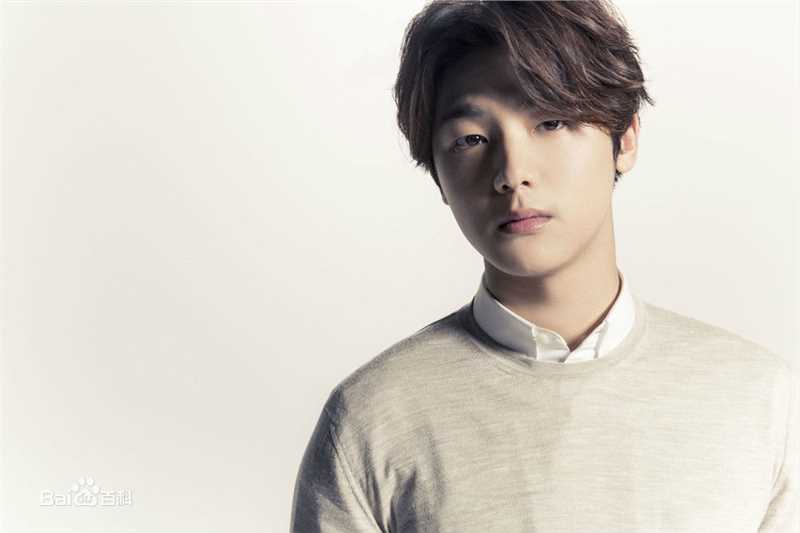 CNBLUE（Code Name BLUE）(/シーエヌブルー)鼓手姜敏赫图册