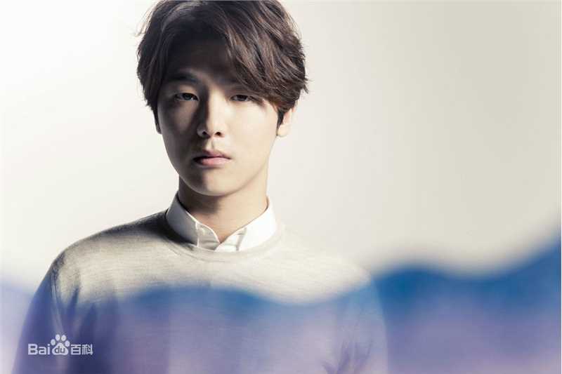 CNBLUE（Code Name BLUE）(/シーエヌブルー)鼓手姜敏赫图册