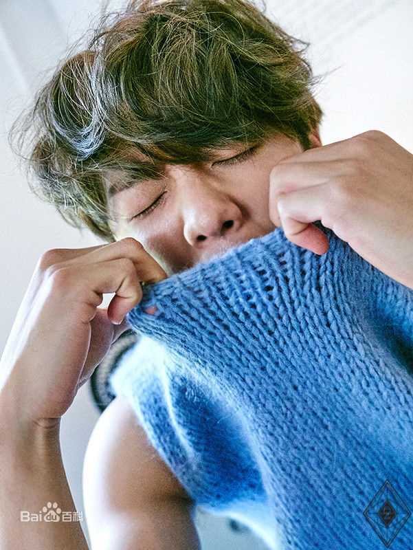 CNBLUE（Code Name BLUE）(/シーエヌブルー)鼓手姜敏赫图册