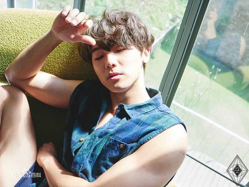 CNBLUE（Code Name BLUE）(/シーエヌブルー)鼓手姜敏赫图册