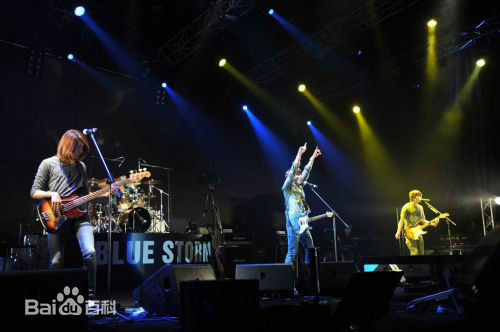 CNBLUE（Code Name BLUE）(/シーエヌブルー)演唱会图片性感图片壁纸