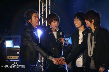 CNBLUE（Code Name BLUE）(/シーエヌブルー)生活合照性感图片图集