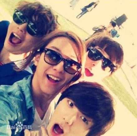 CNBLUE（Code Name BLUE）(/シーエヌブルー)生活合照性感图片图集