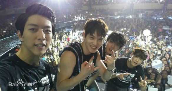 CNBLUE（Code Name BLUE）(/シーエヌブルー)生活合照性感图片图集