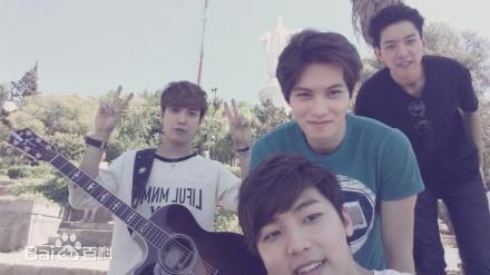 CNBLUE（Code Name BLUE）(/シーエヌブルー)生活合照性感图片图集