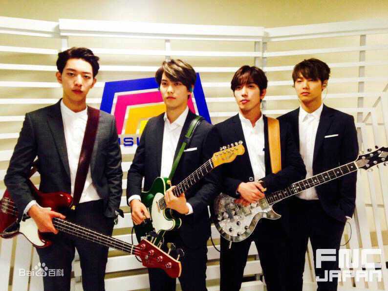 CNBLUE（Code Name BLUE）(/シーエヌブルー)生活合照性感图片图集