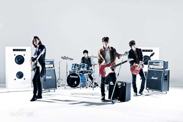 CNBLUE（Code Name BLUE）(/シーエヌブルー)专辑图片图册