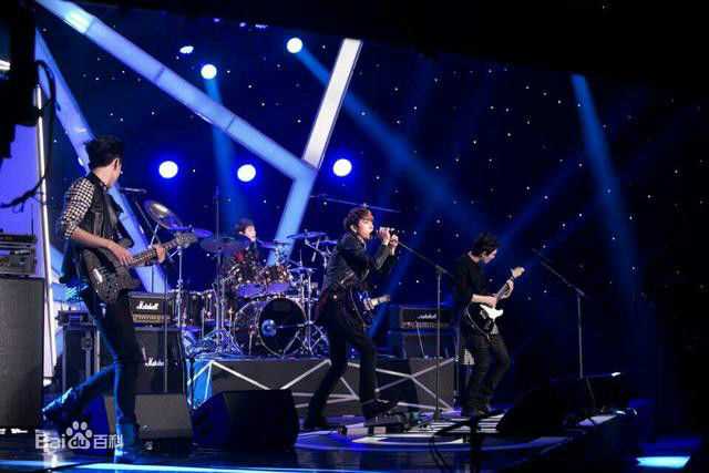 CNBLUE（Code Name BLUE）(/シーエヌブルー)CNBLUE回归秀 Can't Stop素颜照壁纸
