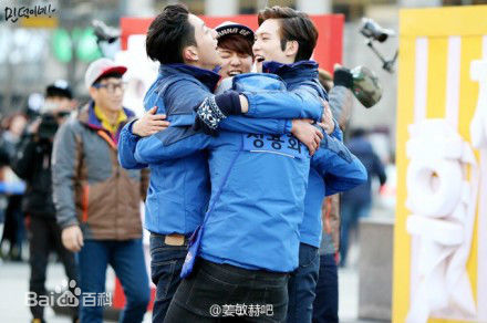 CNBLUE（Code Name BLUE）(/シーエヌブルー)Running Man性感图片图集