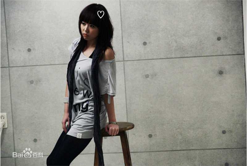 申智(/，Shin Ji，Leejiseon)荧幕中和生活中的壁纸壁纸