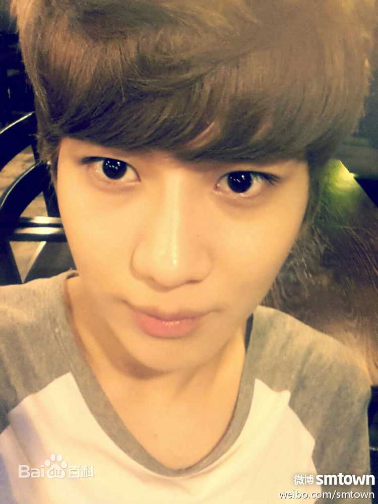 李泰民(/LeeTaemin)图册