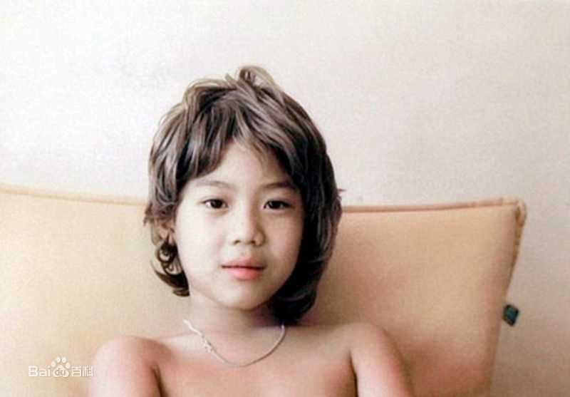 李泰民(/LeeTaemin)儿时的泰民素颜照壁纸