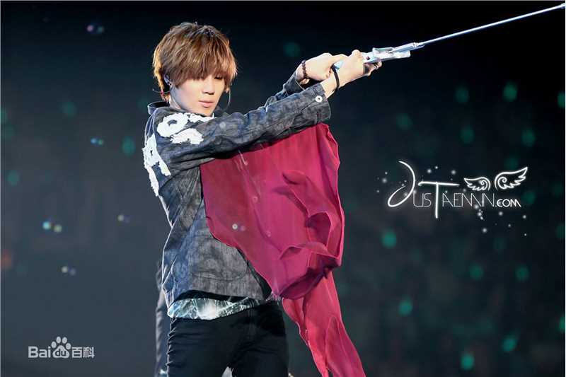 李泰民(/LeeTaemin)Live Show素颜照相册