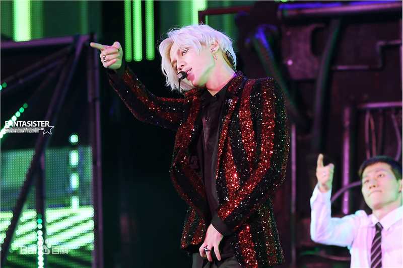 李泰民(/LeeTaemin)Live Show素颜照相册