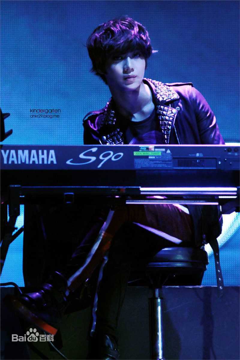 李泰民(/LeeTaemin)Live Show素颜照相册