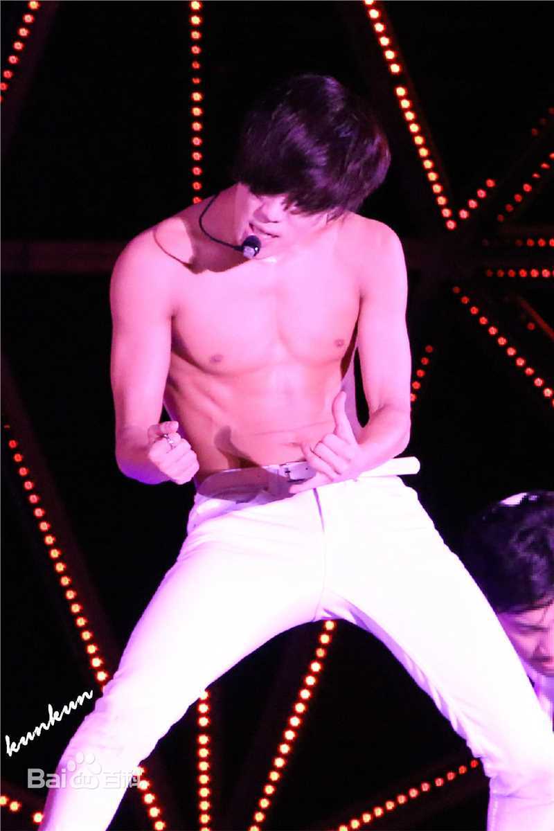 李泰民(/LeeTaemin)Live Show素颜照相册