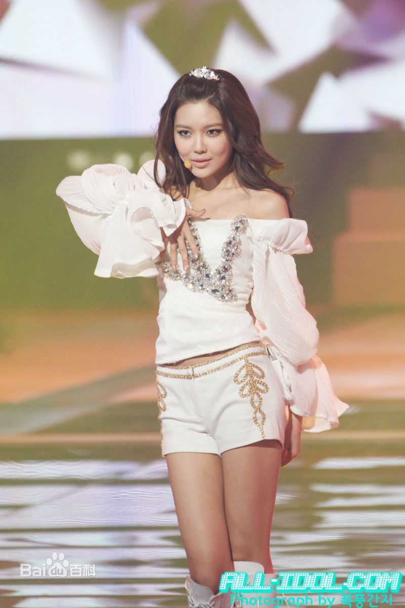 精选少女时代(韩文： 日文：しょうじょじだい 英文：Girls' Generation)精彩图册3