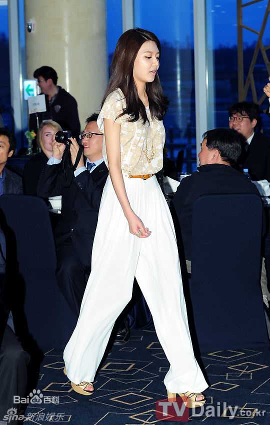 最新少女时代(韩文： 日文：しょうじょじだい 英文：Girls' Generation)精彩图册