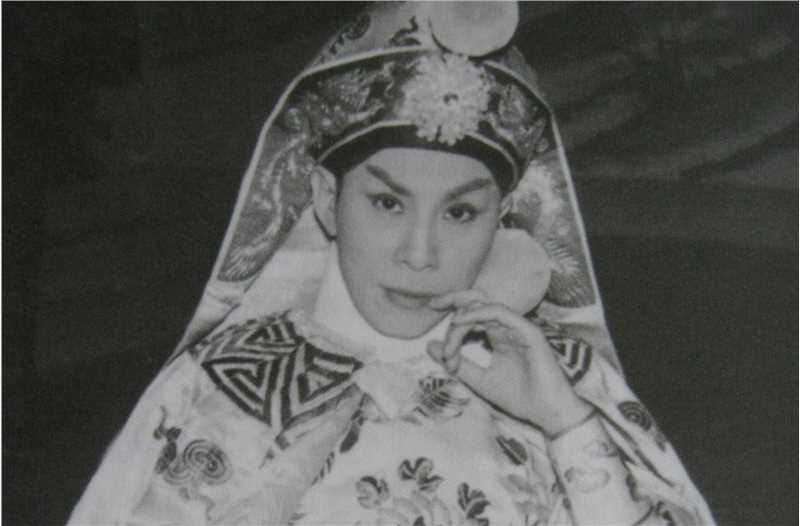 最新任剑辉(Yam Kim Fai)性感图片