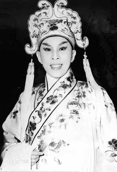 最新任剑辉(Yam Kim Fai)性感图片