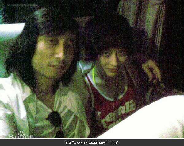 谢天笑生活中的图册