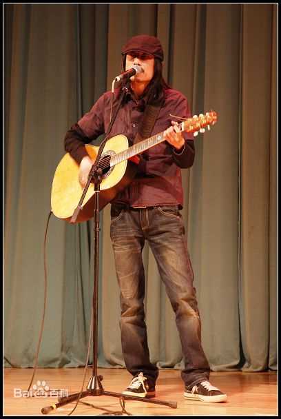 谢天笑舞台上的素颜照相册