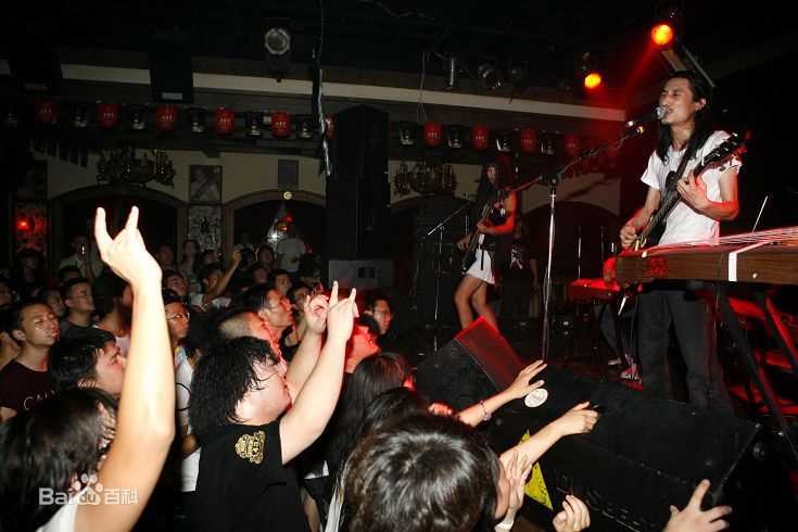 谢天笑舞台上的素颜照相册