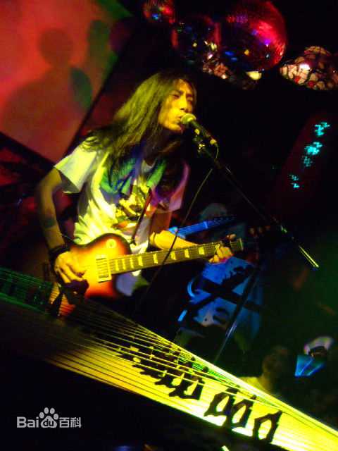 谢天笑舞台上的素颜照相册