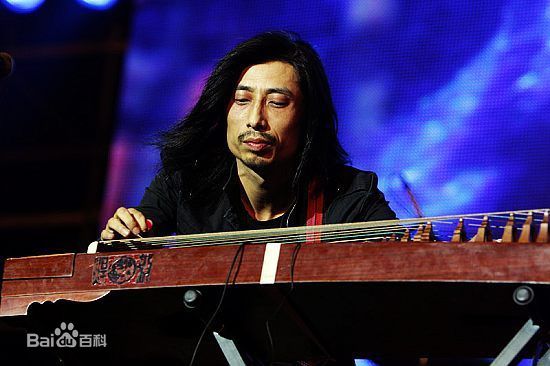 谢天笑舞台上的素颜照相册