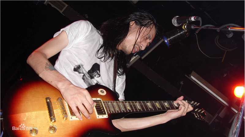 谢天笑舞台上的素颜照相册