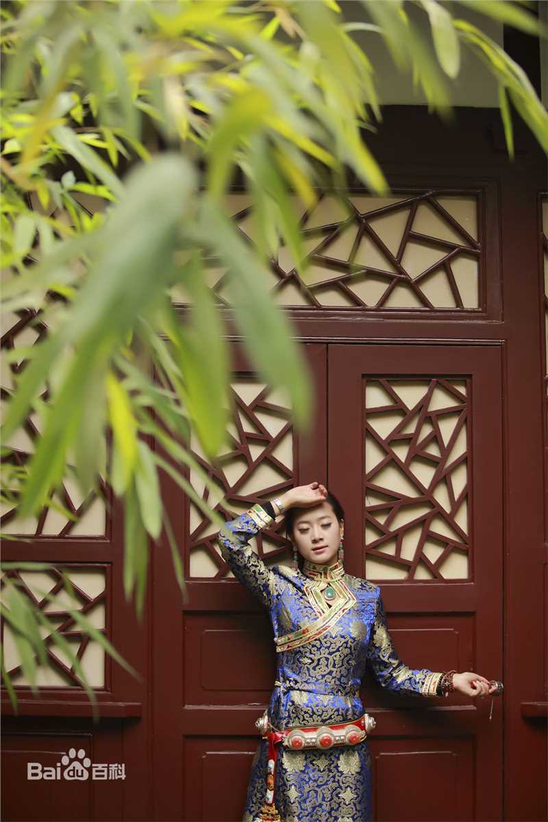 尼玛颂宋藏服造型图片图集