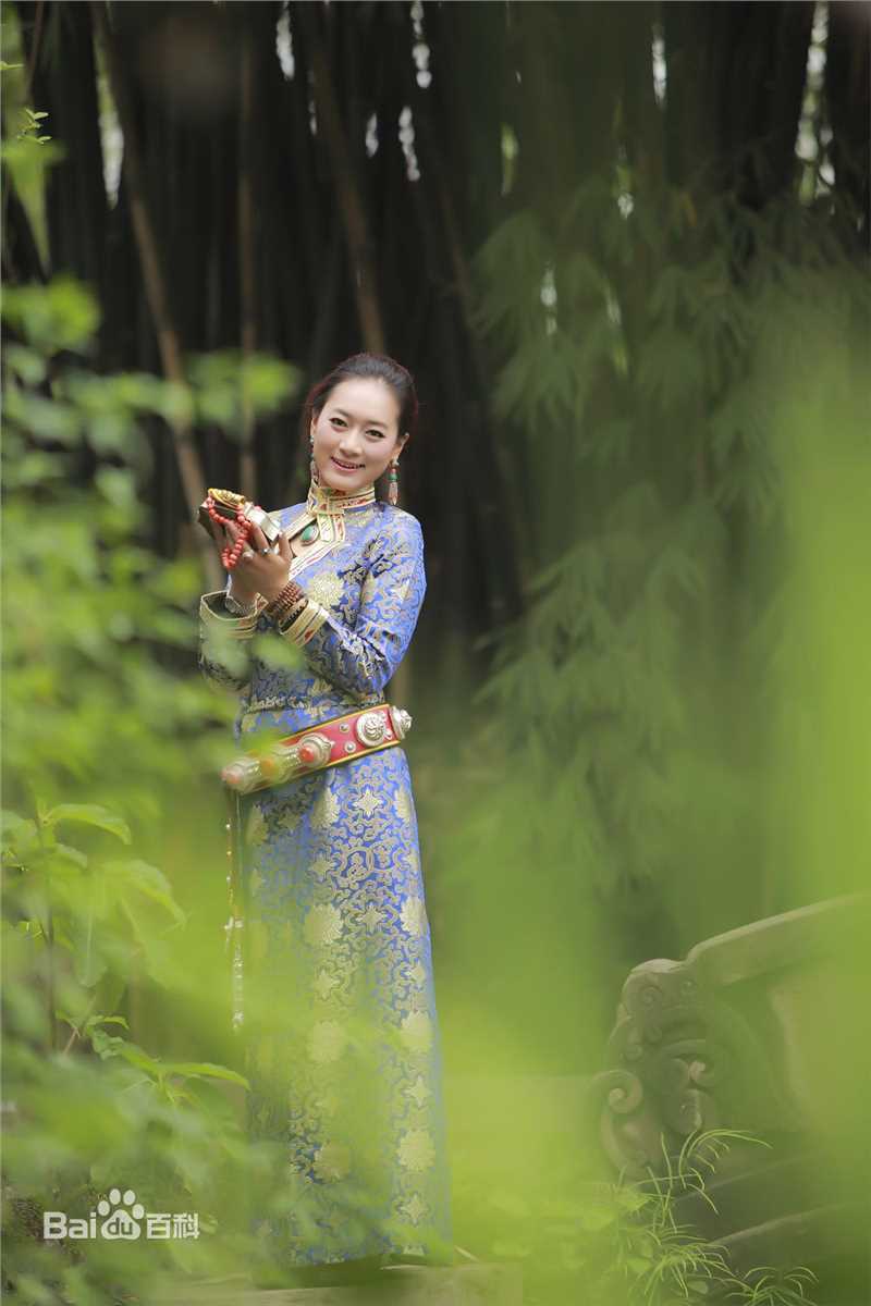 尼玛颂宋藏服造型图片图集