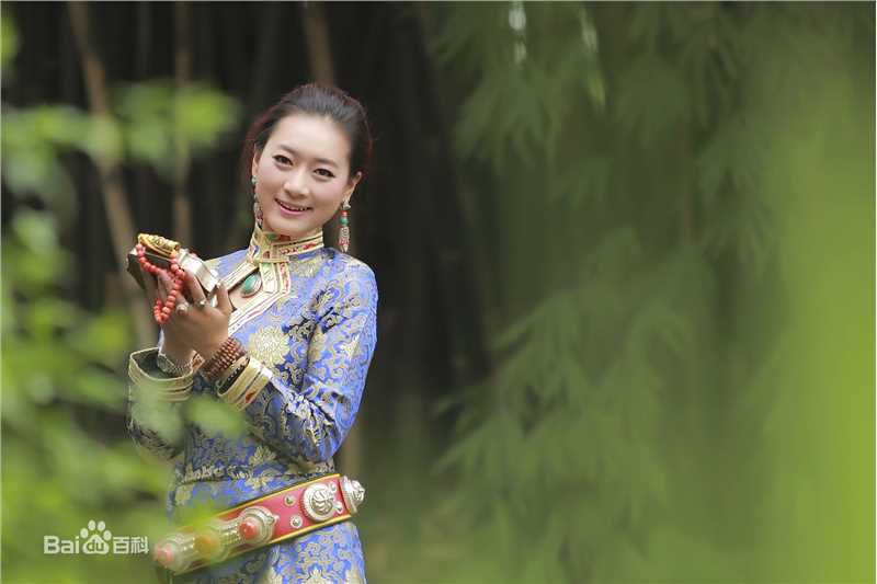 尼玛颂宋藏服造型图片图集