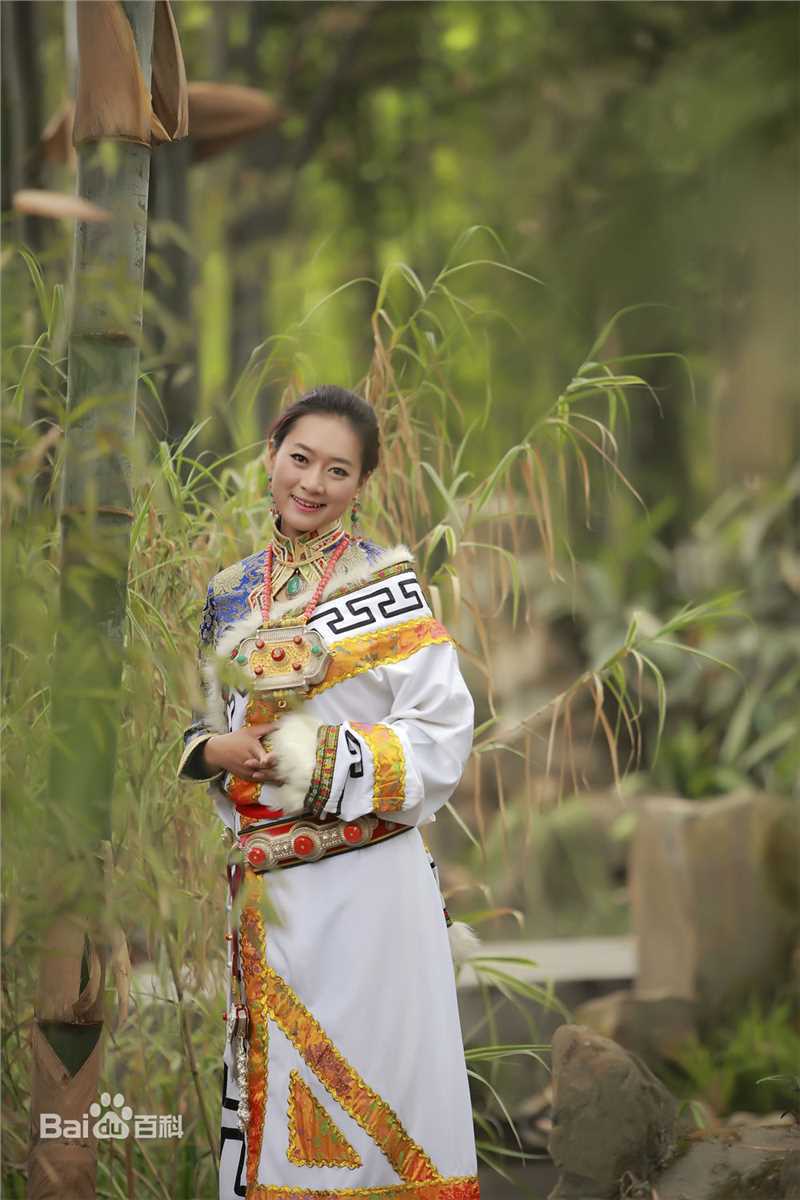 尼玛颂宋藏服造型图片图集