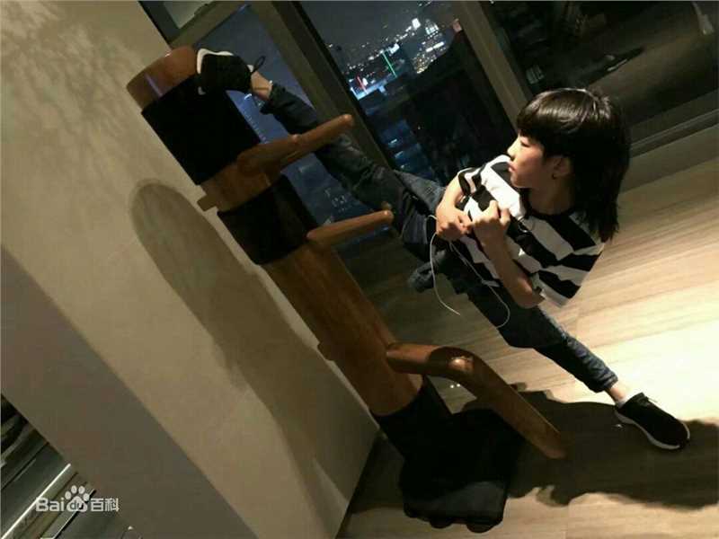 林秋楠图集素颜照相册