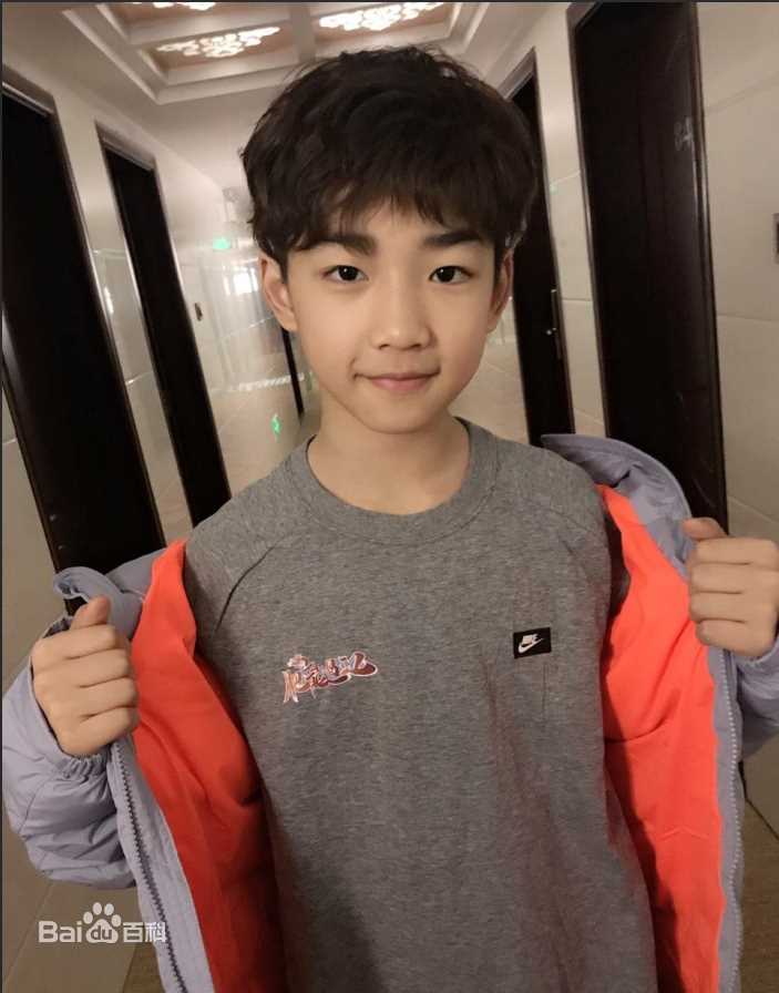 林秋楠图集素颜照相册