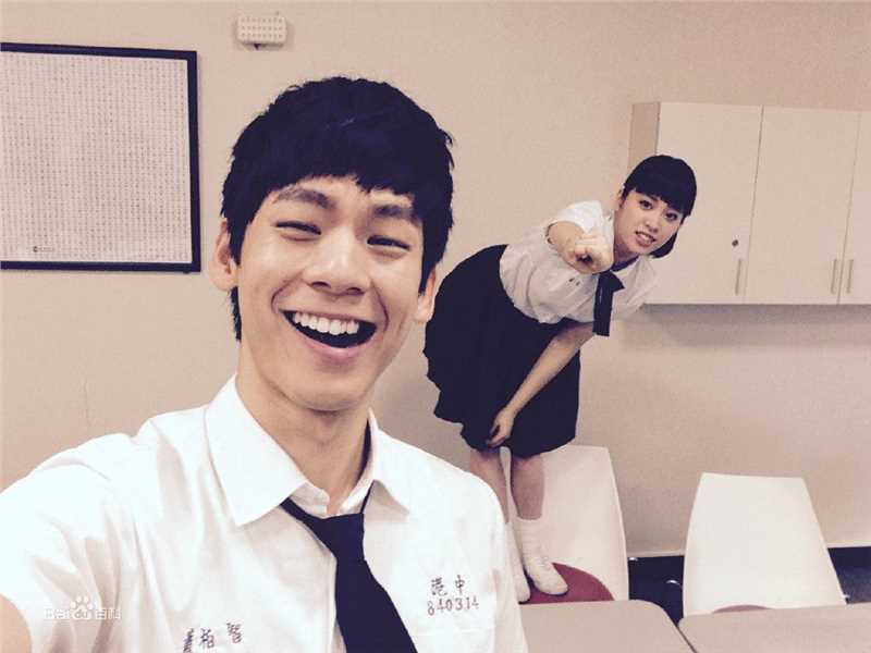 欧阳妮妮在出演《六弄咖啡馆》中的